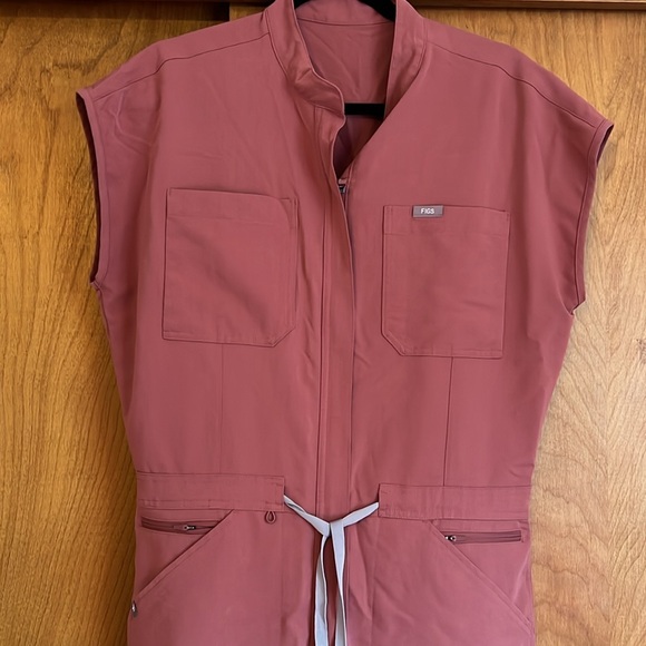 FIGS Scrubsuit-Medium Mauve - Picture 2 of 7